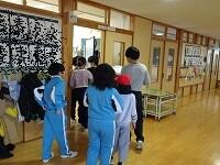 5年生が下級生を案内します